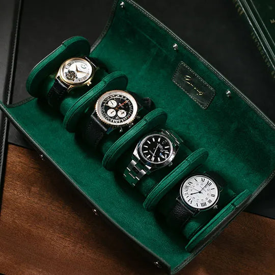 Deri saat kutusu koleksiyonu, dört farklı saat için tasarlanmış şık düzenleme ile karşınızda