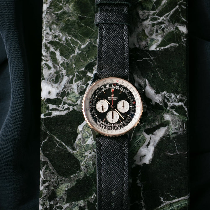 Roarstraps Saffiano deri saat kayışı ile şık saat, modern tasarım ve dayanıklılık sunar