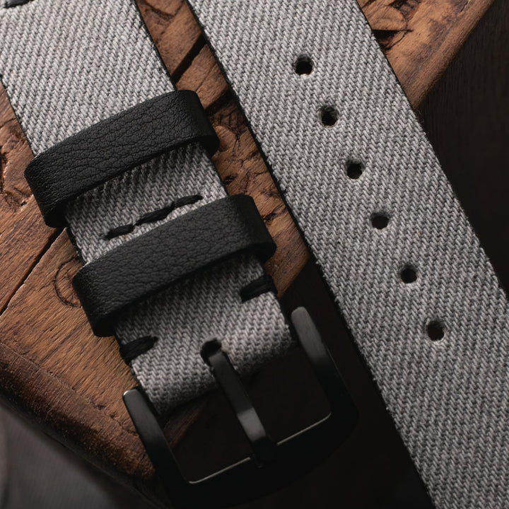 Roarstraps Apple Watch kot saat kayışı. Şık gri ve siyah deri detaylarla tasarlanmış