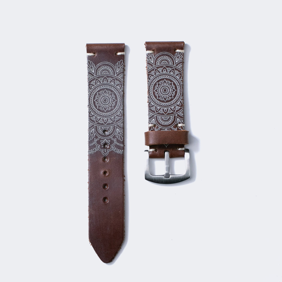 Mandala desenli deri saat kayışı, şık tasarımı ile Roarstraps saatlerde kullanım için idealdir.