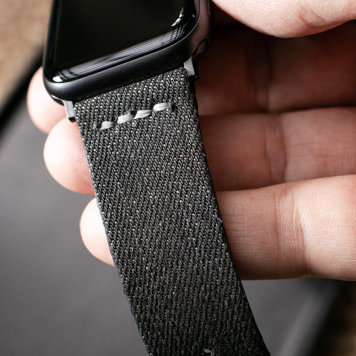 Roarstraps Apple Watch kot saat kayışı, şık ve rahat tasarımıyla mükemmel uyum sağlar
