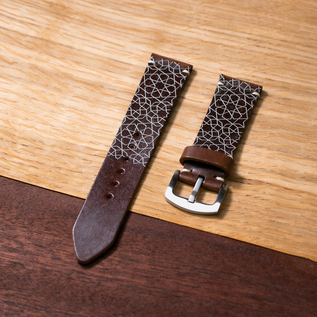 Roarstraps el yapımı deri saat kayışı, klasik tasarım ve kaliteli malzeme ile hazırlanmıştır.
