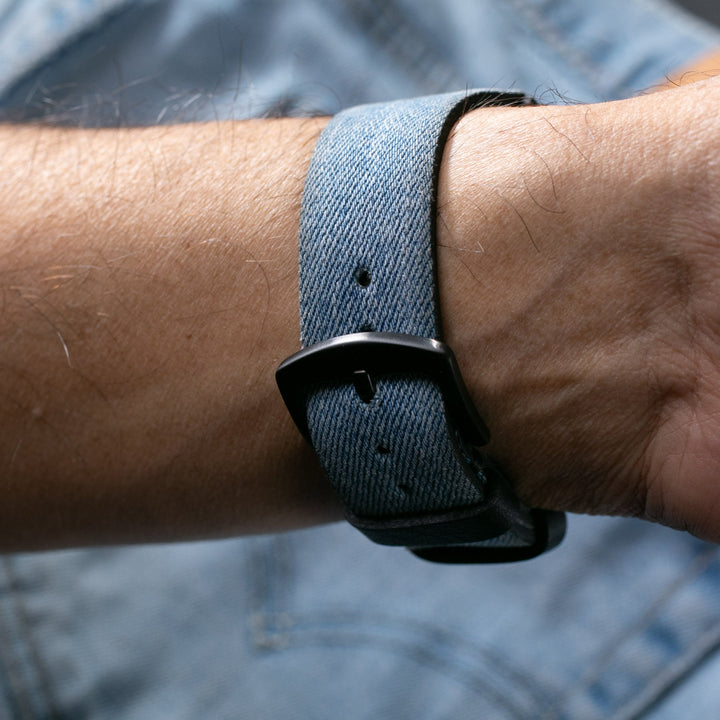 Roarstraps Apple Watch kot kayış, denim görünümüyle şık bir tarz sunar