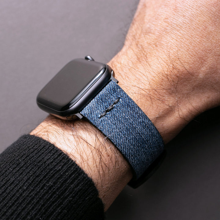 Roarstraps Apple Watch kot kayış ile şık bir görünüm sunan denim kayış