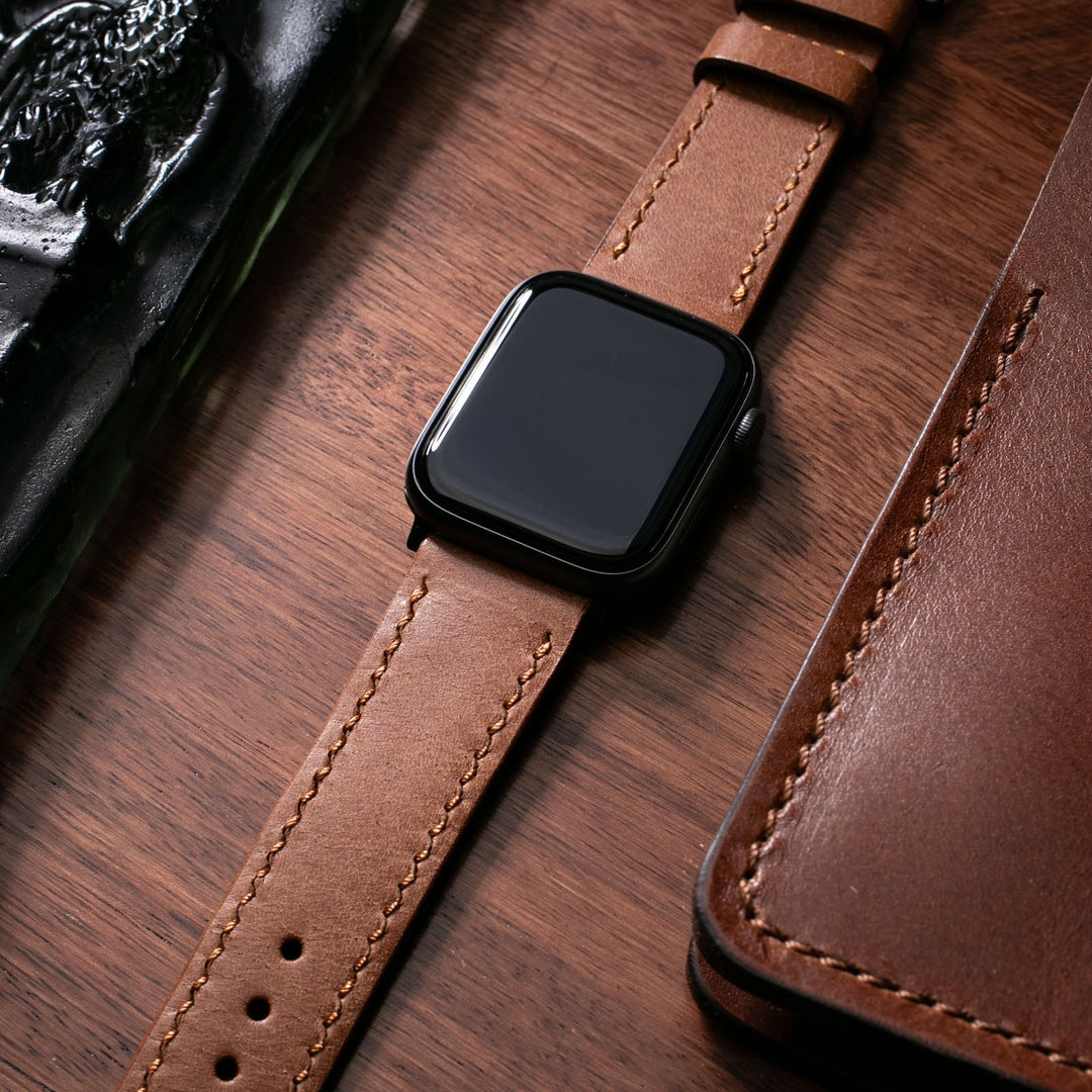 Roarstraps çift kat deri Apple Watch kayışı, şık ve dayanıklı deri ile hazırlanmıştır.