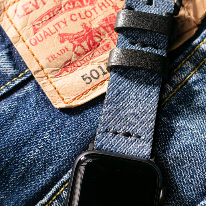 Roarstraps Apple Watch kot kayış, denim görünümü ile şıklığı ve konforu bir arada sunuyor.