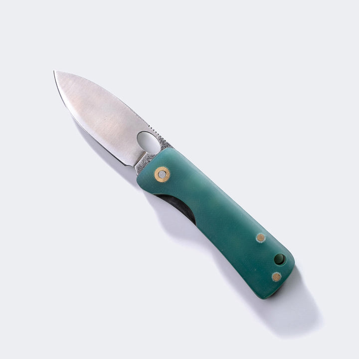 Roarcraft TR micarta saplı cep çakısı, şık tasarımı ile günlük kullanıma uygun pratik bir alet