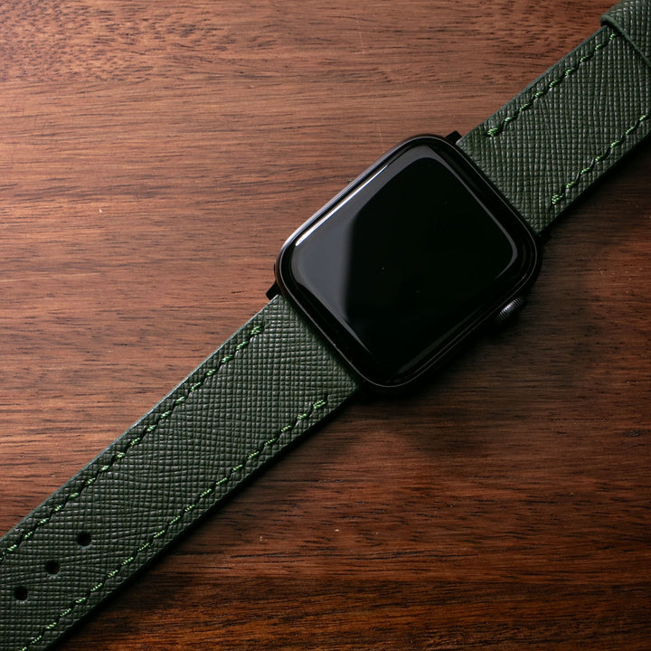 Yeşil Saffiano deri Apple Watch kayışı, zarif ve şık tasarımıyla günlük kullanım için ideal