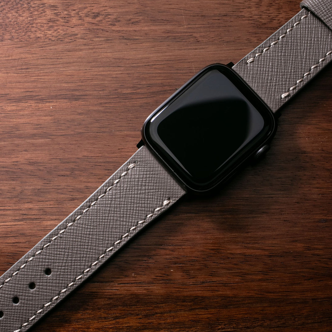 Roarstraps Saffiano deri Apple Watch kayış ile şık bir görünüm sunar