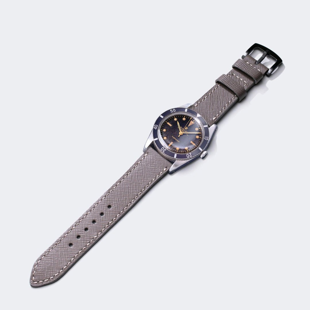 Roarstraps saffiano deri saat kayışı ile şık yuvarlak saat kombinasyonu