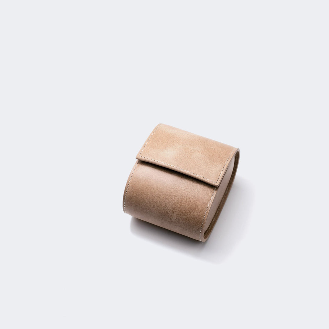 Roarcraft tekli deri saat kutusu, şık ve zarif tasarım ile saatlerinizi korur.