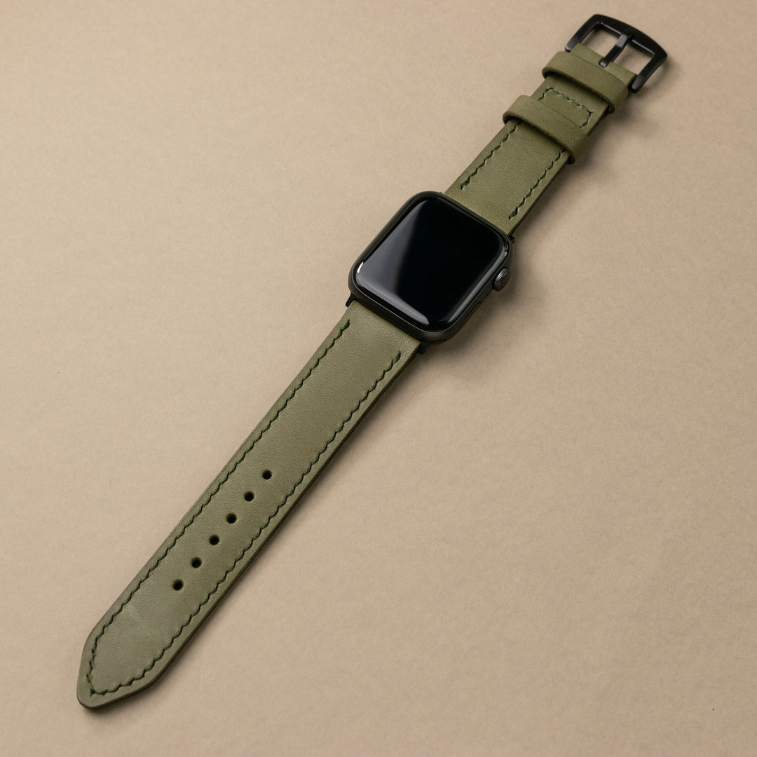 Söğüt yeşili el yapımı deri Apple Watch kayışı, şık tasarımı ile öne çıkıyor.