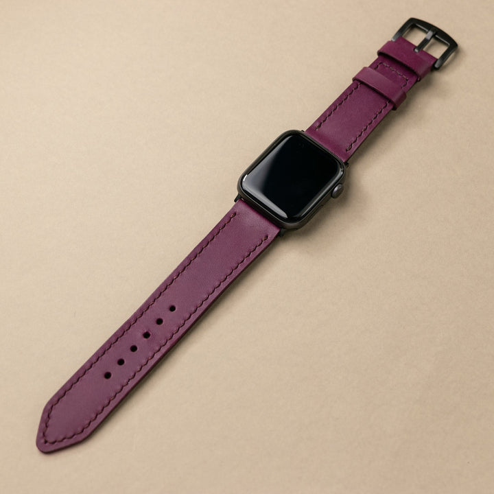 Roarstraps el yapımı deri Apple Watch kayışı, mor renkte şık tasarımıyla kullanıma hazır